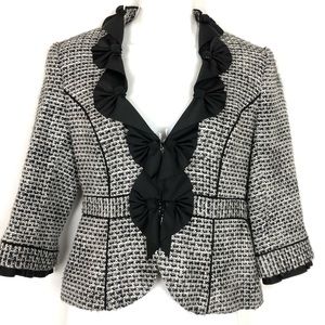 White House Black Market // sz OO tweed ruffle